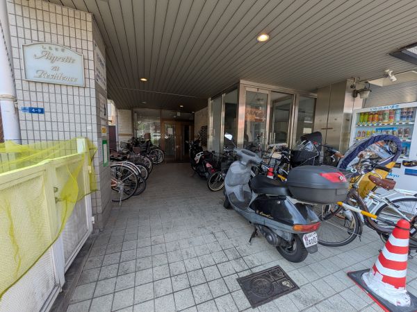 しらさぎ・アイグレット・ラ・レジデンス4階2LDK 自転車置き場の画像