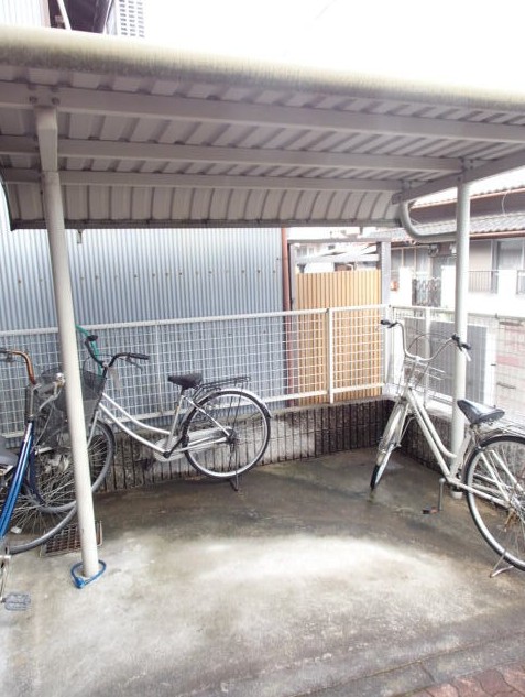 アネックスＫ3階1K 自転車置き場の画像