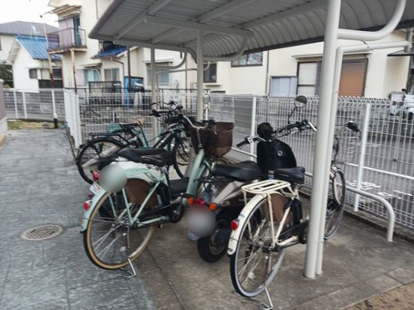 シェーネ　エレガンシア2階2LDK 自転車置き場の画像