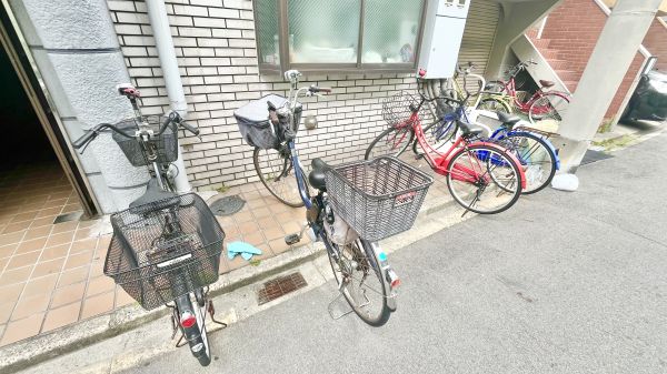 川辺ビル383階1R 自転車置き場の画像