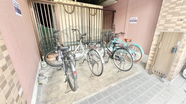 GOD FIELD TASUMI8階1K 自転車置き場の画像