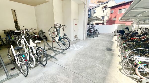 エスリード大阪シティウエスト７階1R 自転車置き場の画像