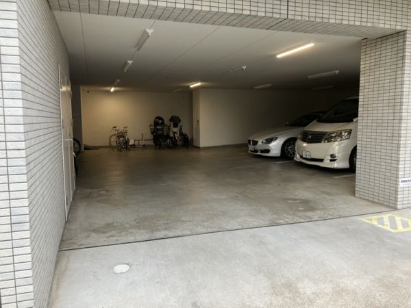 ファイブコート向丘3階2LDK 自転車置き場の画像