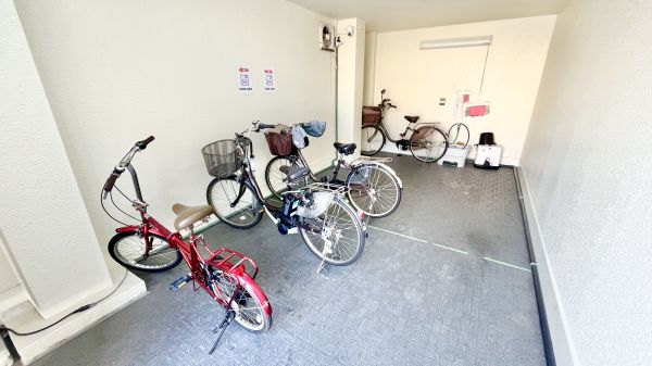 JJBASE西加賀屋4階1DK 自転車置き場の画像