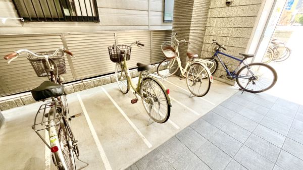 エムズコート玉出3階1K 自転車置き場の画像