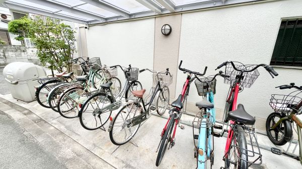 UNITY TAMADE3階1K 自転車置き場の画像