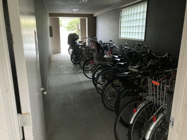 コーポグリーン弐番館6階2LDK 自転車置き場の画像