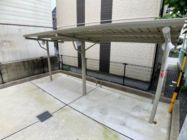 クレイノ清水せいわ2階1K 自転車置き場の画像