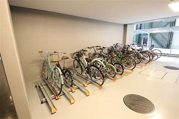 TLRレジデンス本町WEST11階1K 自転車置き場の画像