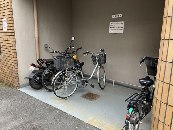 Collection蛍池2階3LDK 自転車置き場の画像