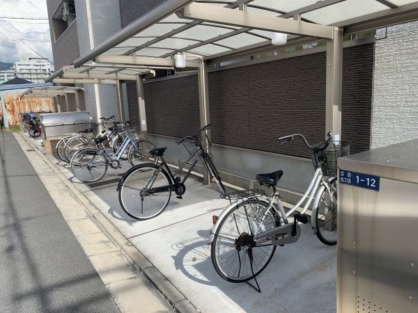 フジパレス河内花園Ⅲ番館3階1K 自転車置き場の画像