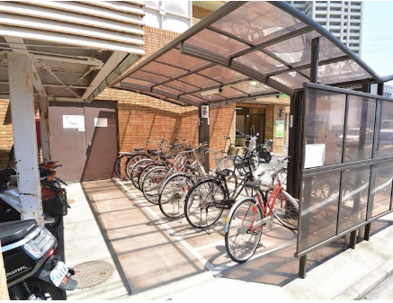エルベ楠葉コート5階3LDK 自転車置き場の画像