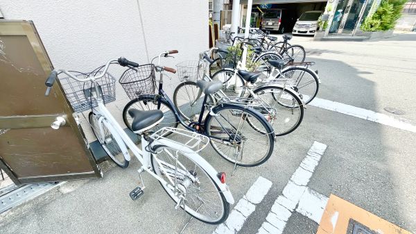 ベルメゾン玉出5階2DK 自転車置き場の画像
