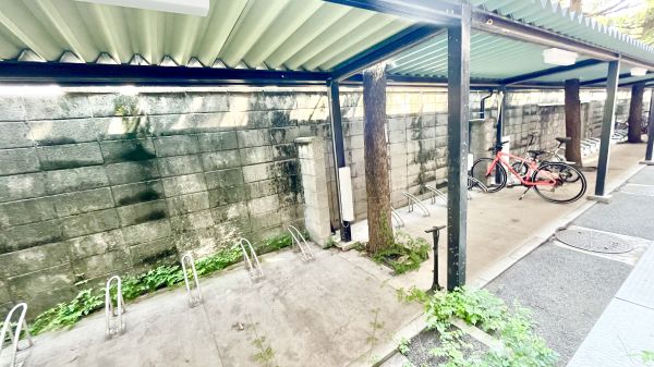 パラドール北加賀屋3階1LDK 自転車置き場の画像