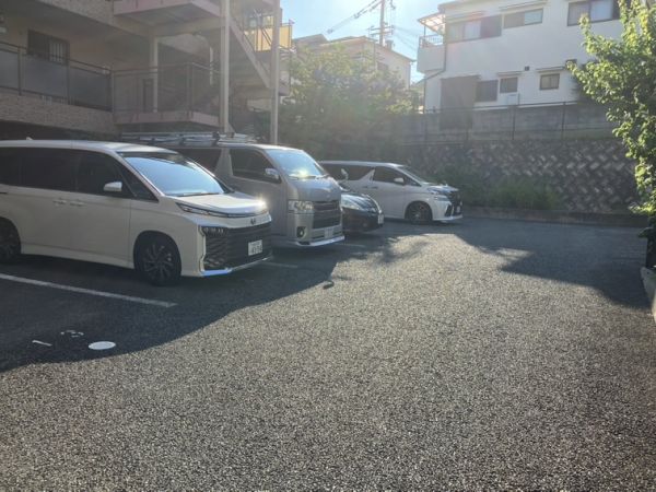 ラルゴ・コート1階3LDK 自転車置き場の画像