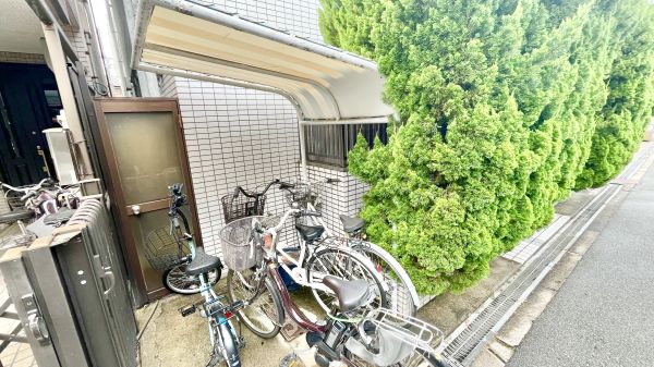 エレガントコハマ4階1R 自転車置き場の画像