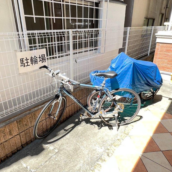  ラルーブル1階1LDK 自転車置き場の画像