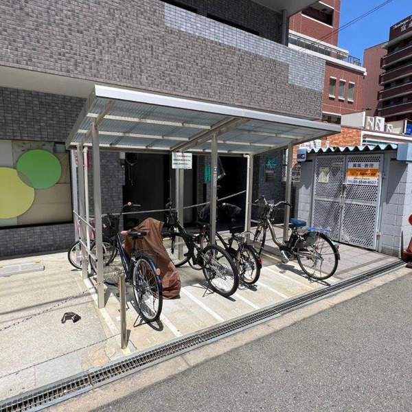 タンクロービル8階2LDK 自転車置き場の画像