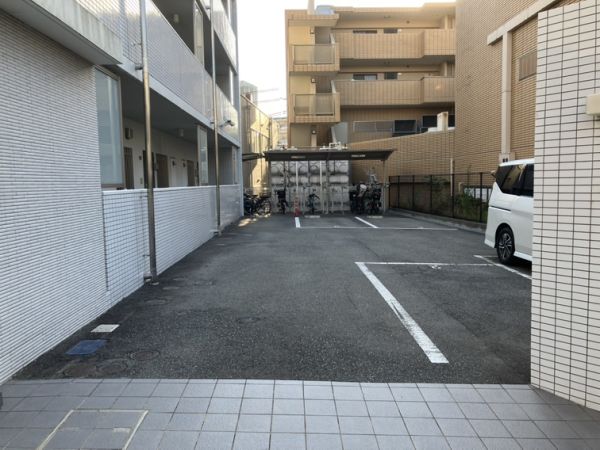 ファイブレジデンス西緑丘4階3LDK 自転車置き場の画像