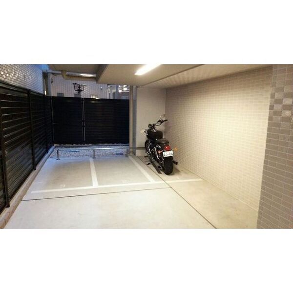 スプランディッド淀屋橋DUE06階1K 自転車置き場の画像
