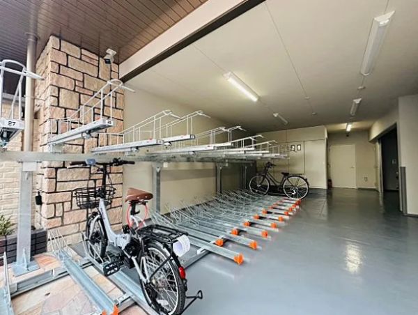 プレジオ松屋町12階1LDK 自転車置き場の画像
