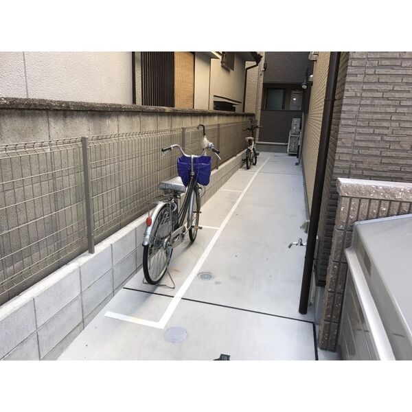 アッシュメゾン加美正覚寺1階1DK 自転車置き場の画像