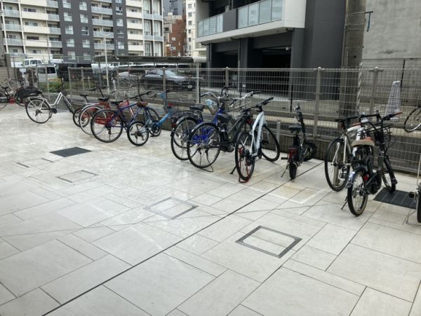 Innosent Doyama8階1K 自転車置き場の画像