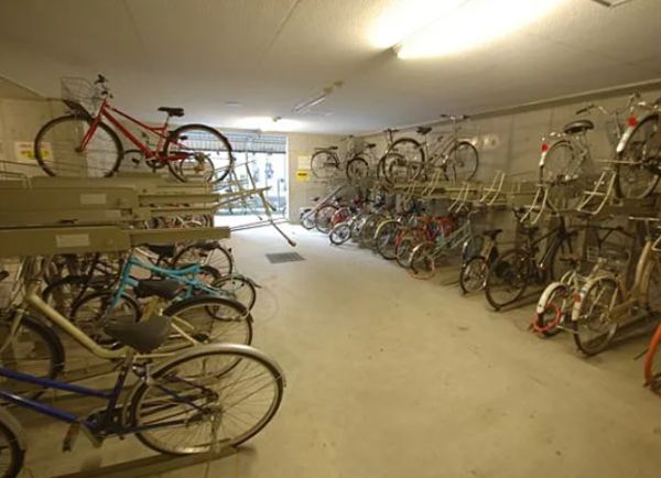 レジディア靭公園14階1R 自転車置き場の画像