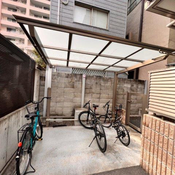  グランメール1階1LDK 自転車置き場の画像