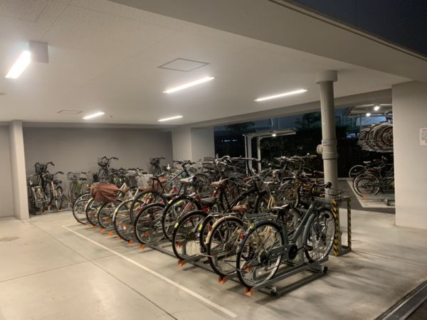 エスリード大阪城アクシス10階1K 自転車置き場の画像