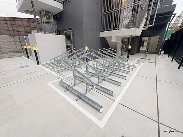エグゼ大阪ＣＩＴＹルーエ3階1K 自転車置き場の画像