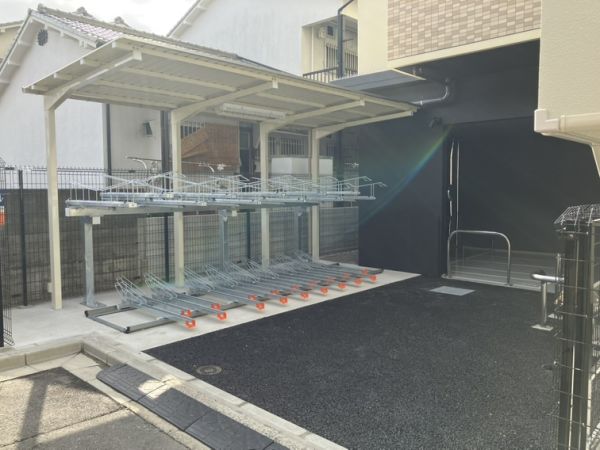 ブランシエスタ南吹田パークサイド5階1LDK 自転車置き場の画像