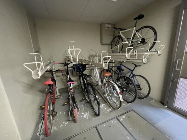 セイワパレス夕陽丘2階1R 自転車置き場の画像