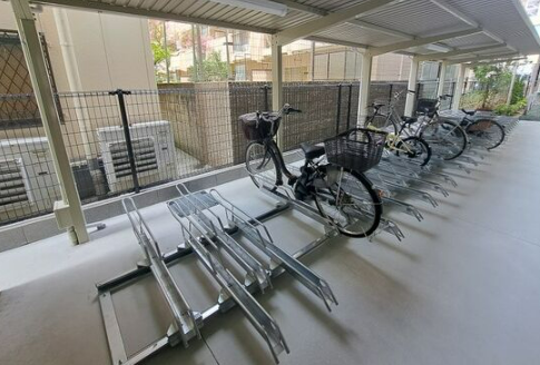 スプランディッド江坂III7階1LDK 自転車置き場の画像