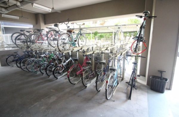 エステムコート新大阪Ⅲステーションプラザ11階1K 自転車置き場の画像