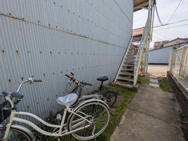 今川四文化2階1K エントランスの画像
