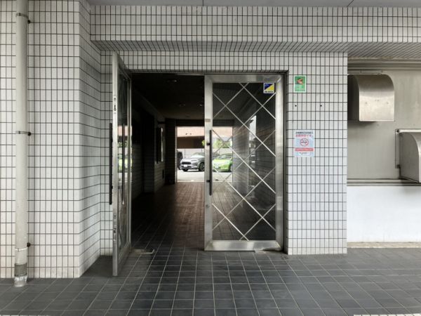ヴィラエアポート4階3LDK エントランスの画像