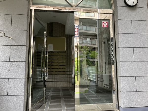 グレイス泉丘2階3DK エントランスの画像