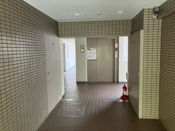 フローライト緑地公園2階3LDK エントランスの画像
