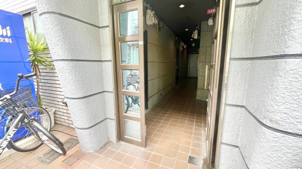 川辺ビル383階1R エントランスの画像
