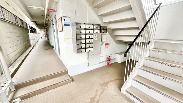 サニーハイツ針中野4階1LDK エントランスの画像