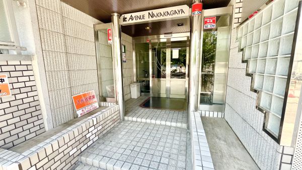 アベニュー中加賀屋7階2K エントランスの画像