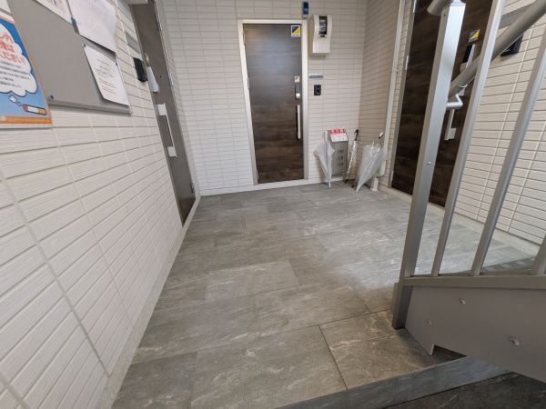 オアシス上新庄1階2LDK エントランスの画像