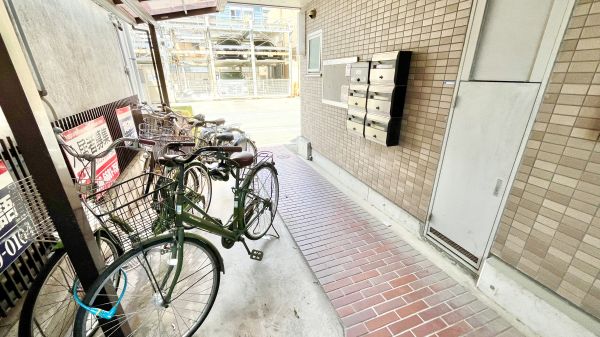 マンションみな美5階1K エントランスの画像