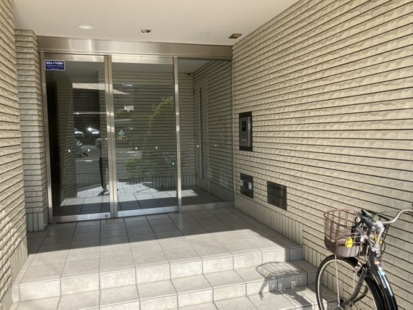 サングレース豊中3階2LDK エントランスの画像