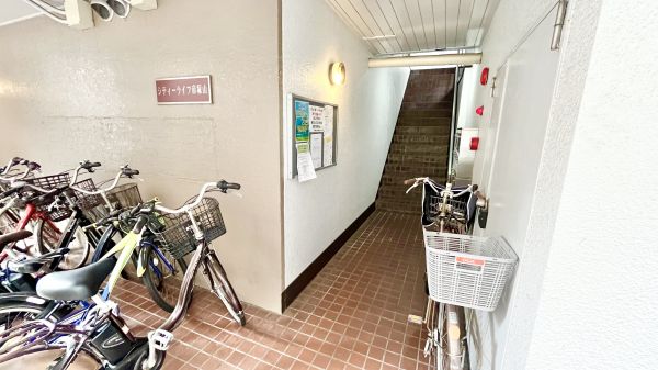 シティーライフ帝塚山4階2LDK エントランスの画像
