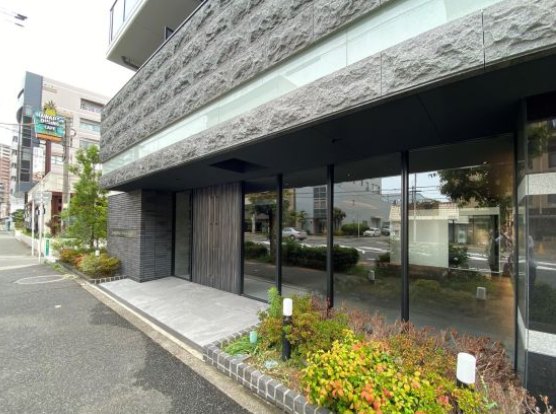 S-RESIDENCE三国WEST11階1K エントランスの画像