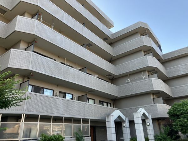 レスカーラ緑地公園2階3LDK 外観の画像