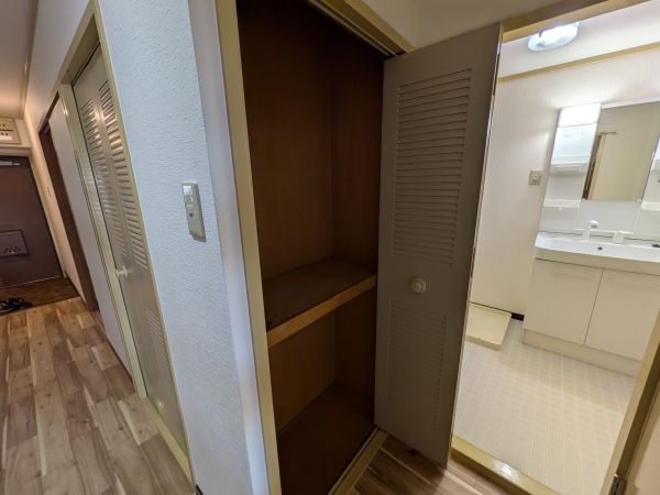 あべのベルタ7階3LDK 収納の画像