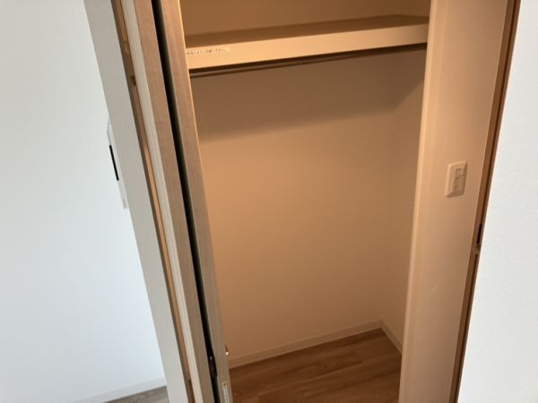 ララプレイス玉造オーブ10階1K 収納の画像